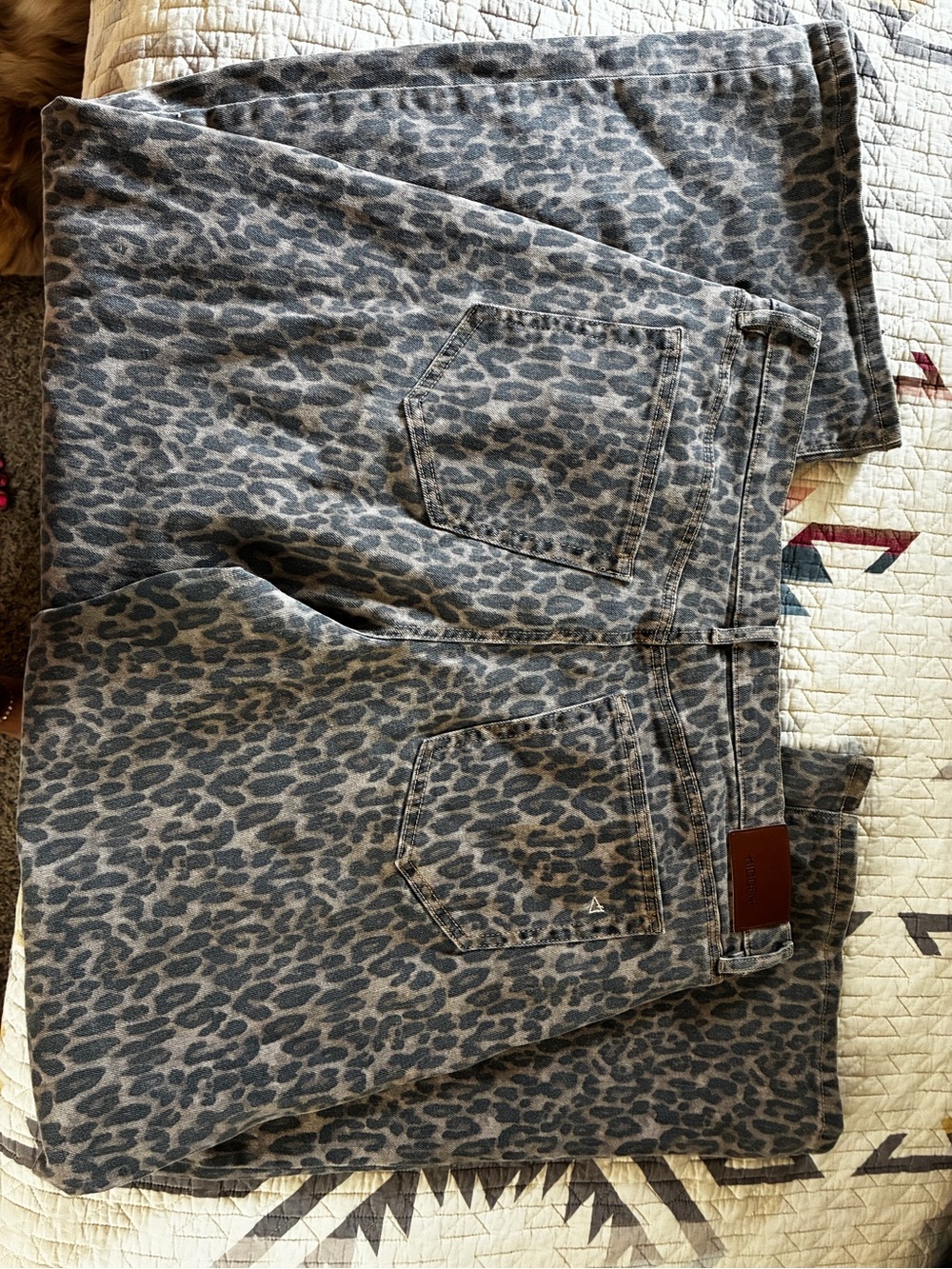 Leopard Jeans - Picture 3 of 6